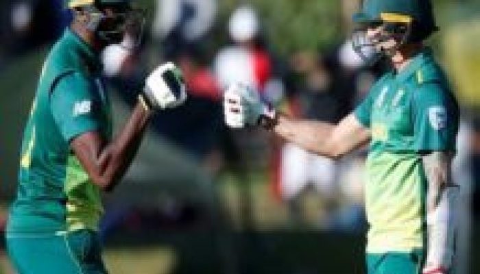 Steyn stars on return, Tahir snatches six wickets in South Africa cavort