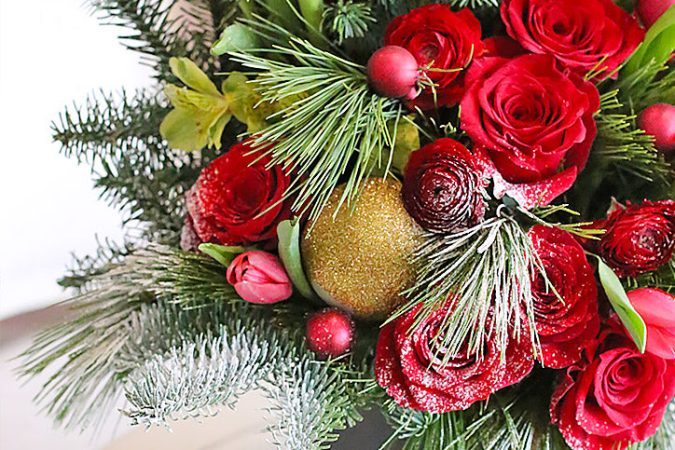 8 Christmas Flowers That Will Make You Go Ho-Ho This Holiday Season